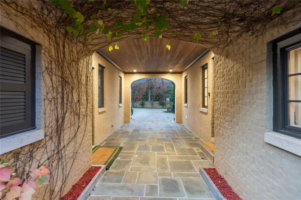 675 W Paces Ferry Road Nw Unit 13, Atlanta, Georgia 30327, 5 Bedrooms Bedrooms, 0 ,5 BathroomsBathrooms,Residential,For Sale,675 W Paces Ferry Road Nw Unit 13,7686980