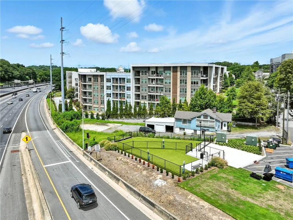 1876 Emery Street Nw, Atlanta, Georgia 30318, ,Commercial Sale,For Sale,1876 Emery Street Nw,7635607