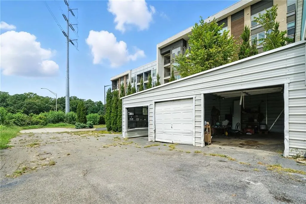 1876 Emery Street Nw, Atlanta, Georgia 30318, ,Commercial Sale,For Sale,1876 Emery Street Nw,7635607