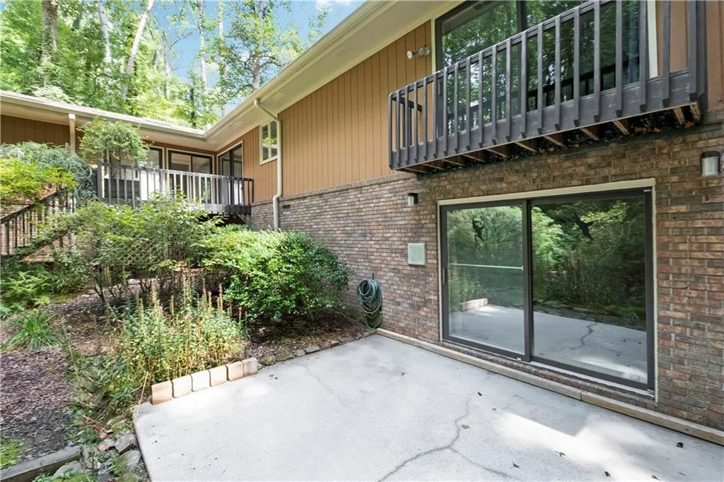 7270 Twin Branch Road, Sandy Springs, Georgia 30328, 4 Bedrooms Bedrooms, ,3 BathroomsBathrooms,Residential,Sold,7270 Twin Branch Road,6777541