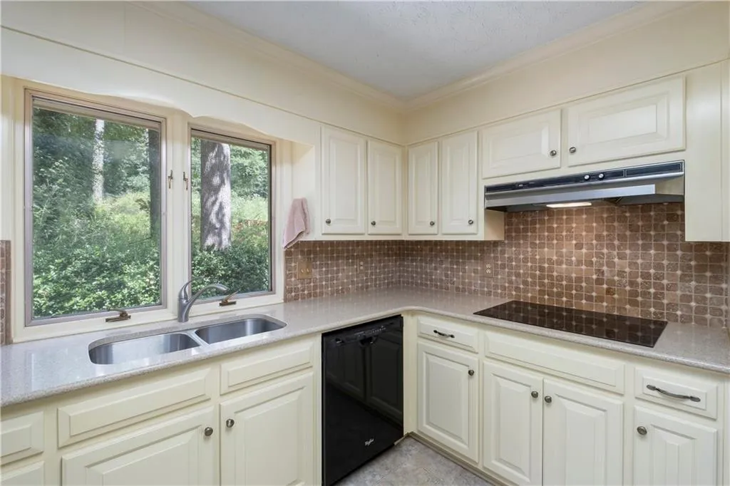 7270 Twin Branch Road, Sandy Springs, Georgia 30328, 4 Bedrooms Bedrooms, ,3 BathroomsBathrooms,Residential,Sold,7270 Twin Branch Road,6777541