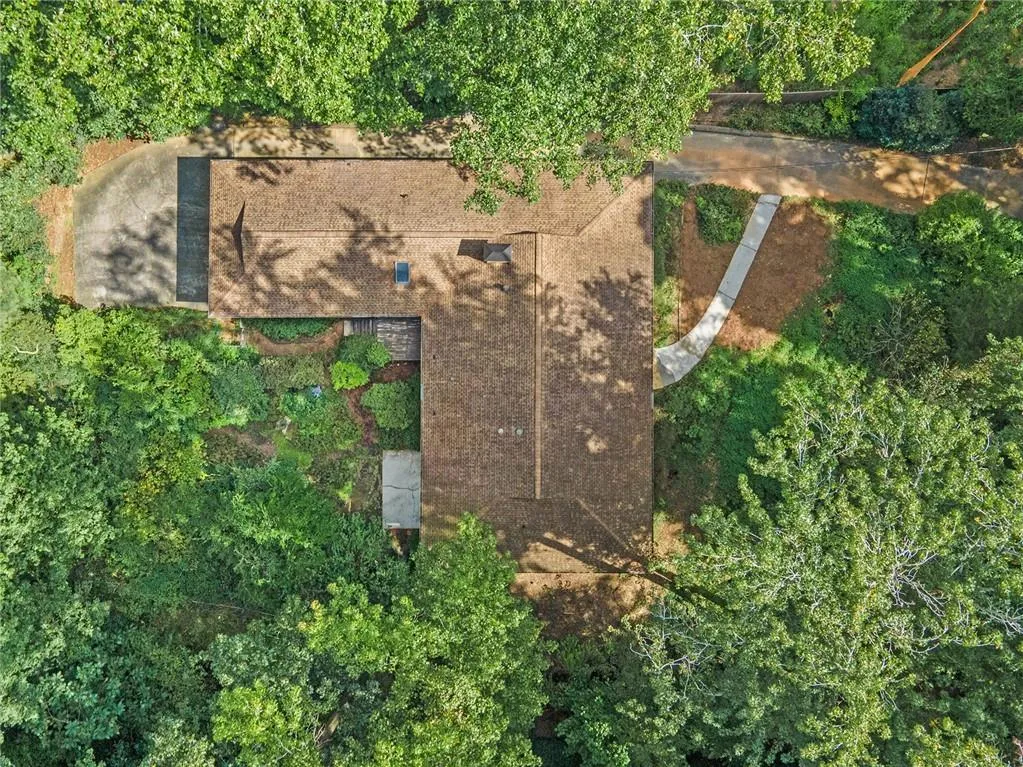 7270 Twin Branch Road, Sandy Springs, Georgia 30328, 4 Bedrooms Bedrooms, ,3 BathroomsBathrooms,Residential,Sold,7270 Twin Branch Road,6777541