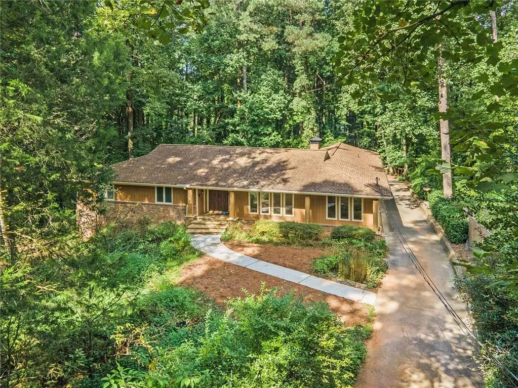 7270 Twin Branch Road, Sandy Springs, Georgia 30328, 4 Bedrooms Bedrooms, ,3 BathroomsBathrooms,Residential,Sold,7270 Twin Branch Road,6777541