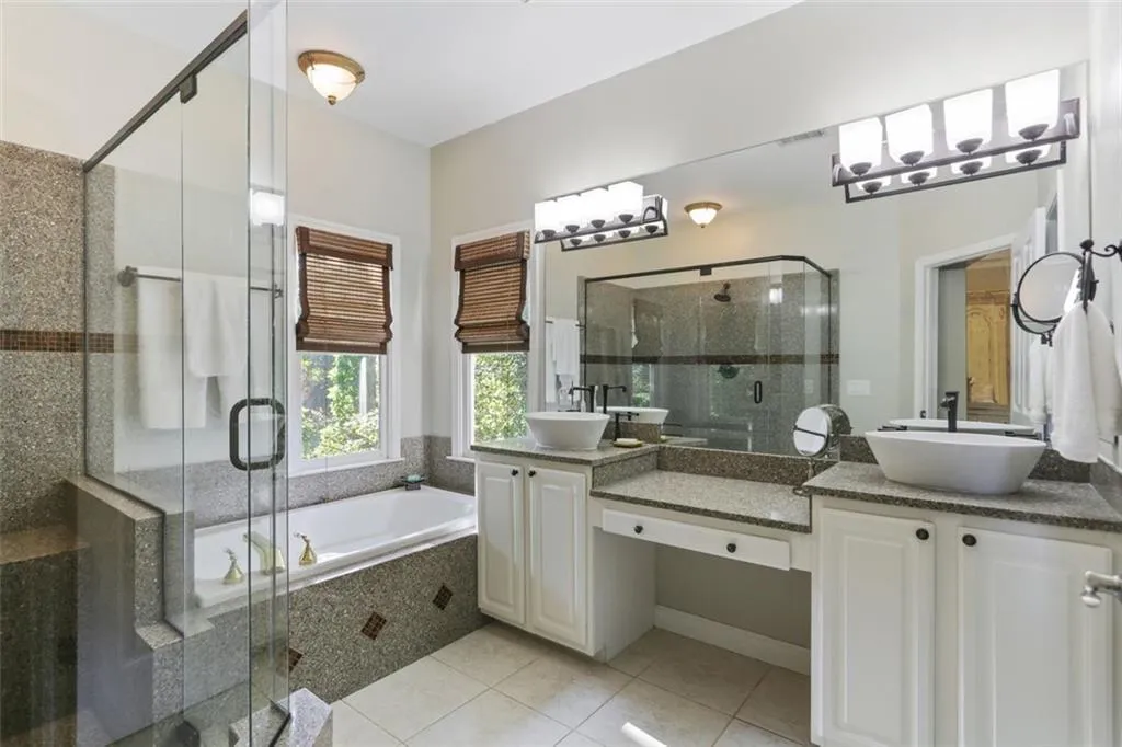 8540 Hope Mews Court, Atlanta, Georgia 30350, 2 Bedrooms Bedrooms, ,2 BathroomsBathrooms,Residential,Sold,8540 Hope Mews Court,6957340