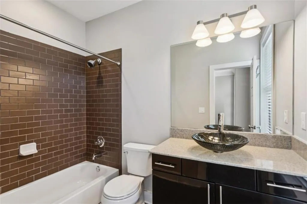 2030 Main Street Unit 305, Atlanta, Georgia 30318, 2 Bedrooms Bedrooms, ,2 BathroomsBathrooms,Residential,For Sale,2030 Main Street Unit 305,7671340