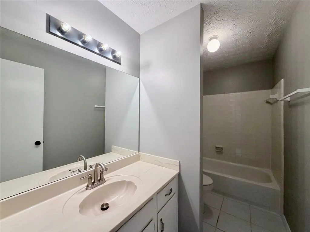 208 Woodcliff Drive, Atlanta, Georgia 30350, 2 Bedrooms Bedrooms, ,2 BathroomsBathrooms,Residential,For Sale,208 Woodcliff Drive,7663079