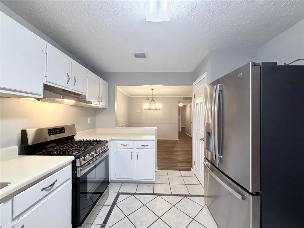 208 Woodcliff Drive, Atlanta, Georgia 30350, 2 Bedrooms Bedrooms, ,2 BathroomsBathrooms,Residential,For Sale,208 Woodcliff Drive,7663079
