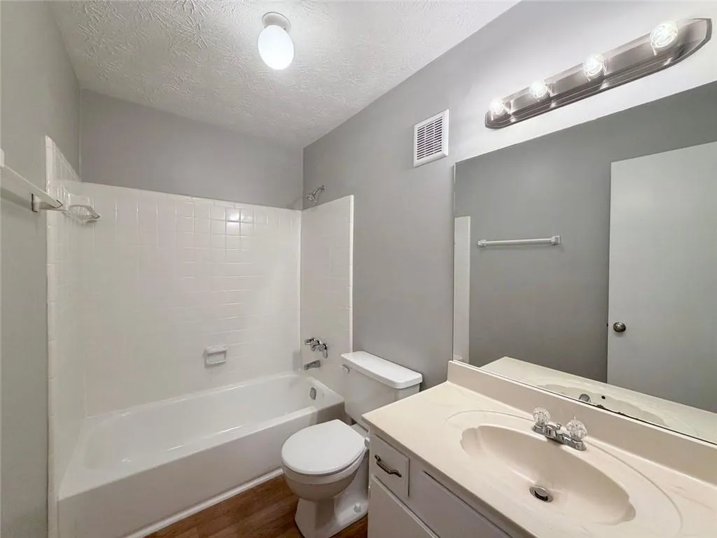 208 Woodcliff Drive, Atlanta, Georgia 30350, 2 Bedrooms Bedrooms, ,2 BathroomsBathrooms,Residential,For Sale,208 Woodcliff Drive,7663079