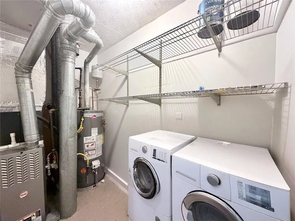 208 Woodcliff Drive, Atlanta, Georgia 30350, 2 Bedrooms Bedrooms, ,2 BathroomsBathrooms,Residential,For Sale,208 Woodcliff Drive,7663079