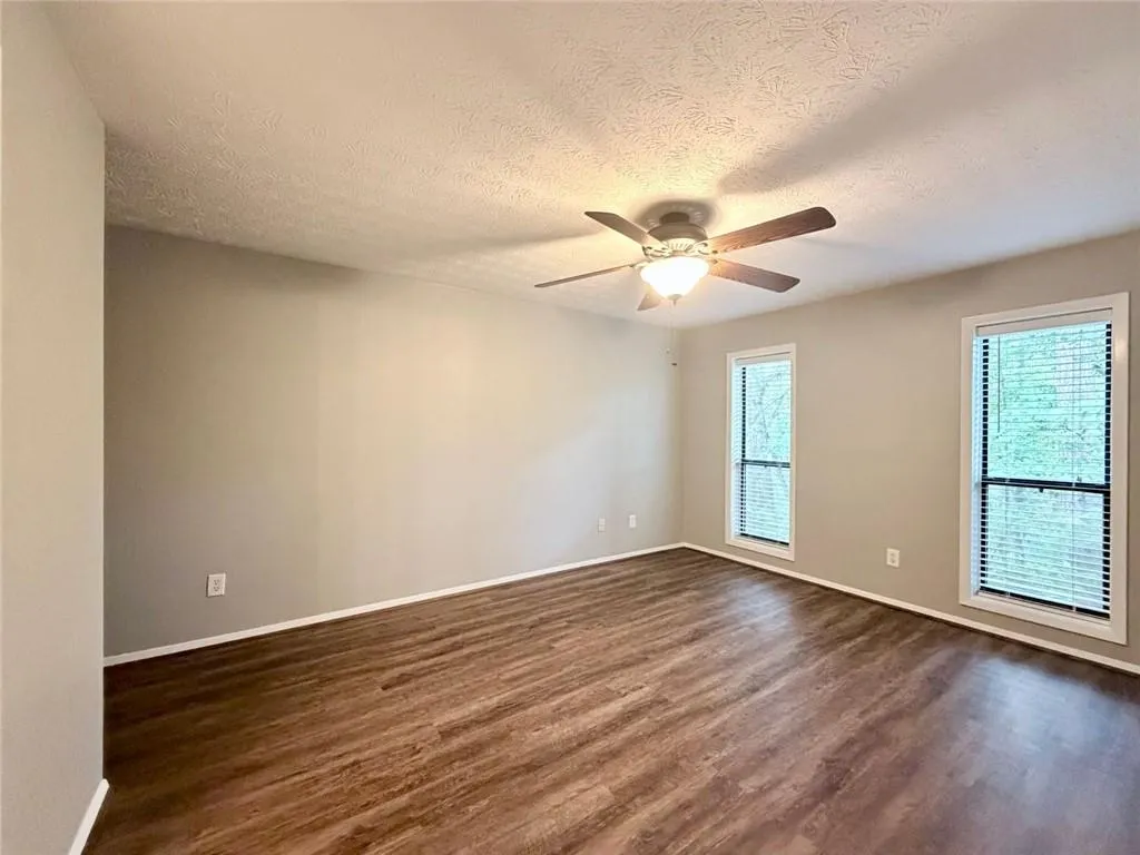 208 Woodcliff Drive, Atlanta, Georgia 30350, 2 Bedrooms Bedrooms, ,2 BathroomsBathrooms,Residential,For Sale,208 Woodcliff Drive,7663079