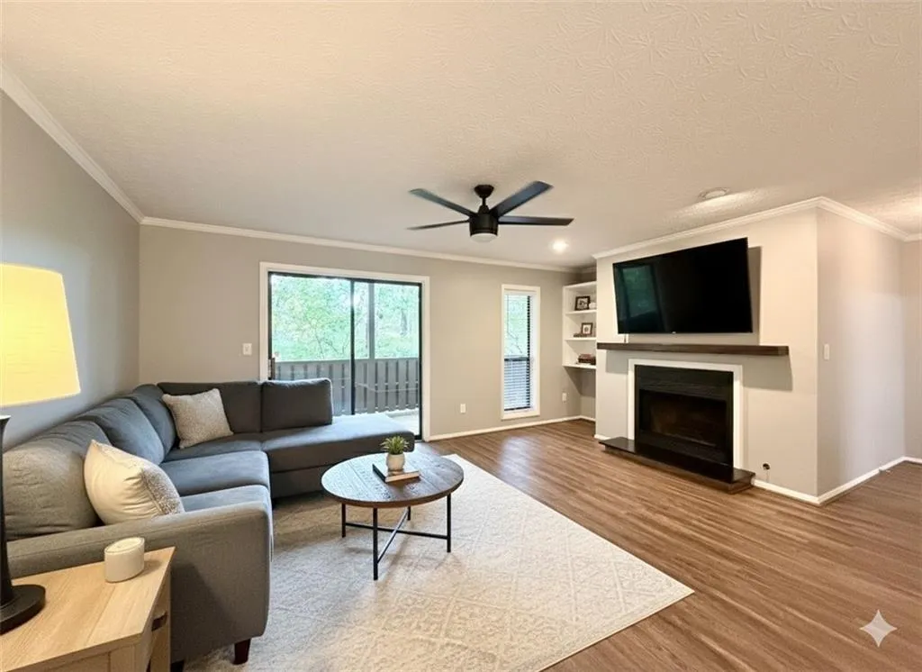 208 Woodcliff Drive, Atlanta, Georgia 30350, 2 Bedrooms Bedrooms, ,2 BathroomsBathrooms,Residential,For Sale,208 Woodcliff Drive,7663079