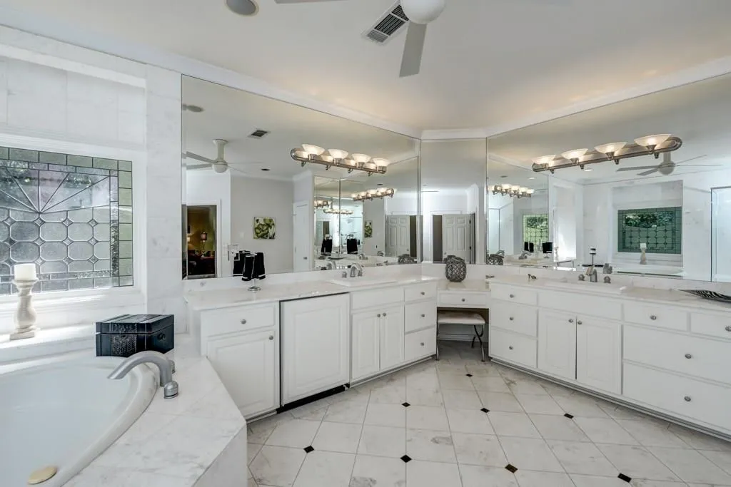 735 Brookwoods Trace, Sandy Springs, Georgia 30342, 5 Bedrooms Bedrooms, ,6 BathroomsBathrooms,Residential,Sold,735 Brookwoods Trace,5870409