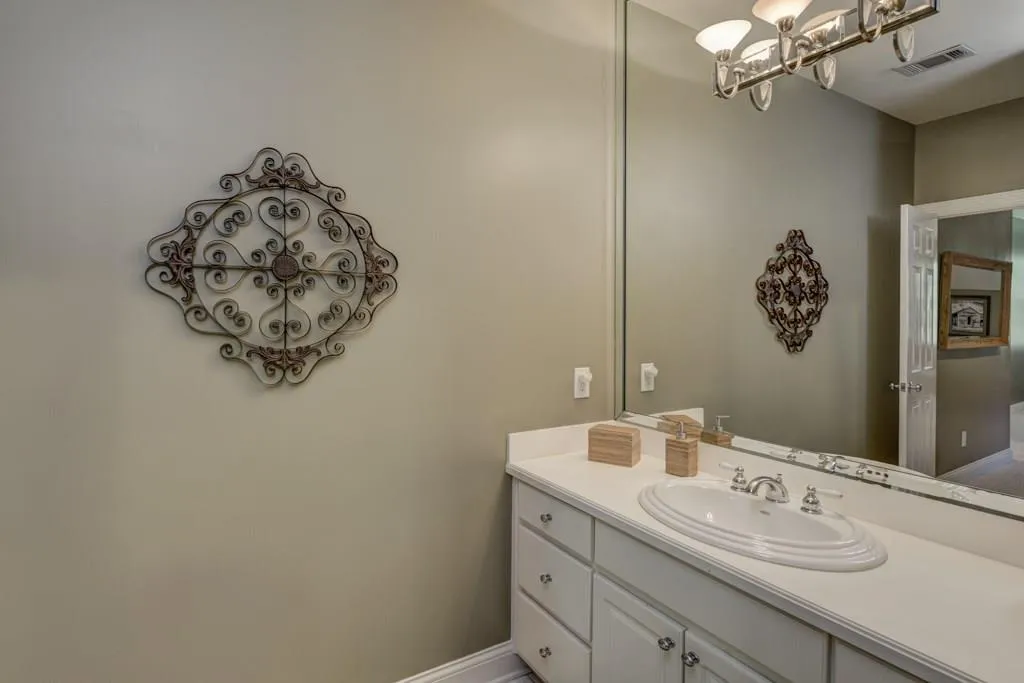 735 Brookwoods Trace, Sandy Springs, Georgia 30342, 5 Bedrooms Bedrooms, ,6 BathroomsBathrooms,Residential,Sold,735 Brookwoods Trace,5870409