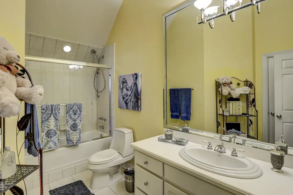 735 Brookwoods Trace, Sandy Springs, Georgia 30342, 5 Bedrooms Bedrooms, ,6 BathroomsBathrooms,Residential,Sold,735 Brookwoods Trace,5870409