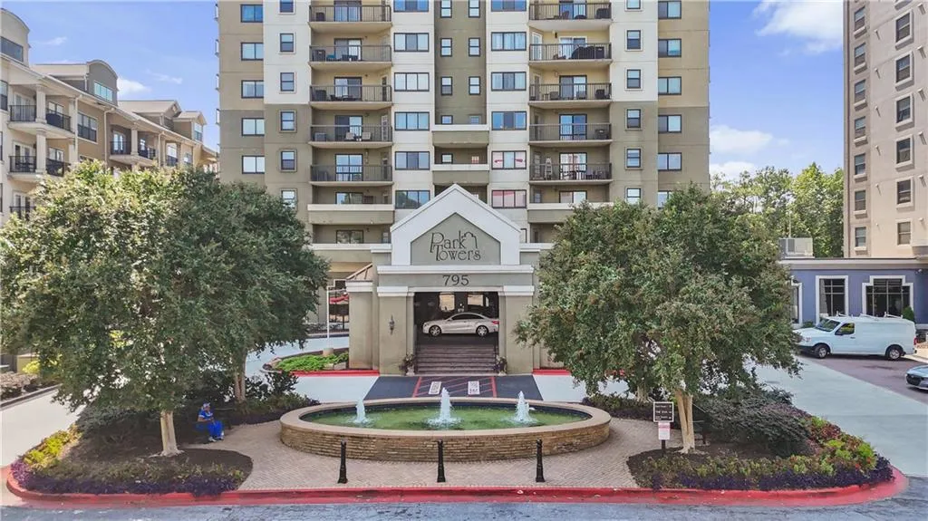View of apartment building / complex