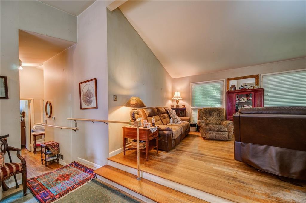 265 Brook Drive, Sandy Springs, Georgia 30328, 3 Bedrooms Bedrooms, ,2 BathroomsBathrooms,Residential,Sold,265 Brook Drive,7265384