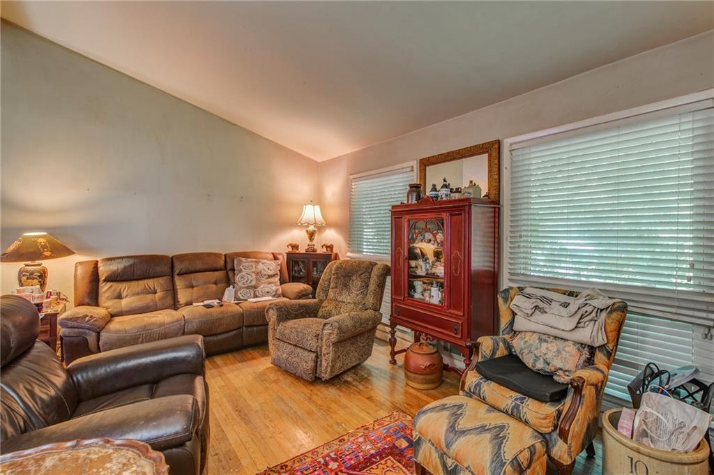 265 Brook Drive, Sandy Springs, Georgia 30328, 3 Bedrooms Bedrooms, ,2 BathroomsBathrooms,Residential,Sold,265 Brook Drive,7265384