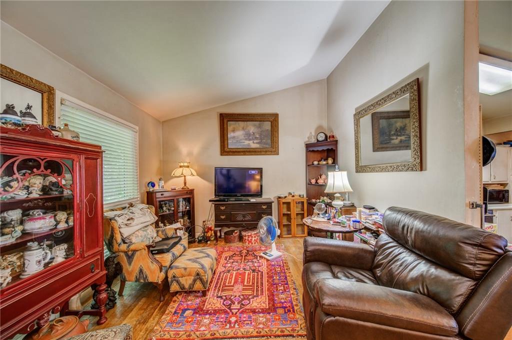 265 Brook Drive, Sandy Springs, Georgia 30328, 3 Bedrooms Bedrooms, ,2 BathroomsBathrooms,Residential,Sold,265 Brook Drive,7265384