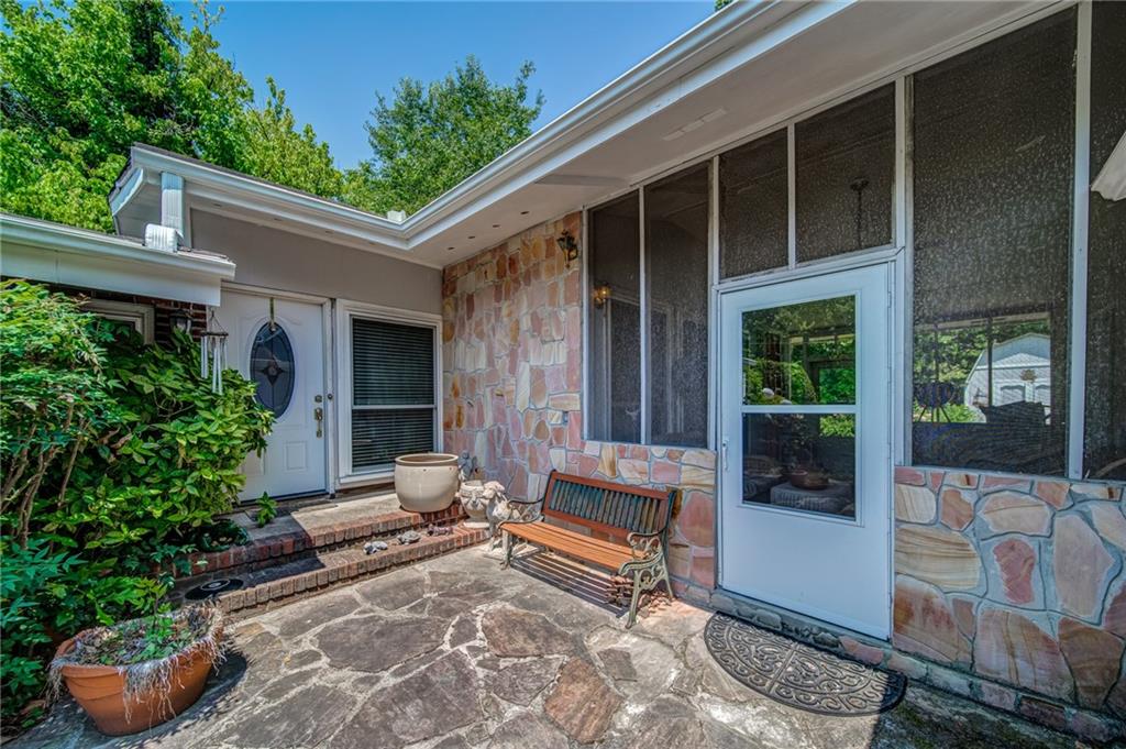 265 Brook Drive, Sandy Springs, Georgia 30328, 3 Bedrooms Bedrooms, ,2 BathroomsBathrooms,Residential,Sold,265 Brook Drive,7265384