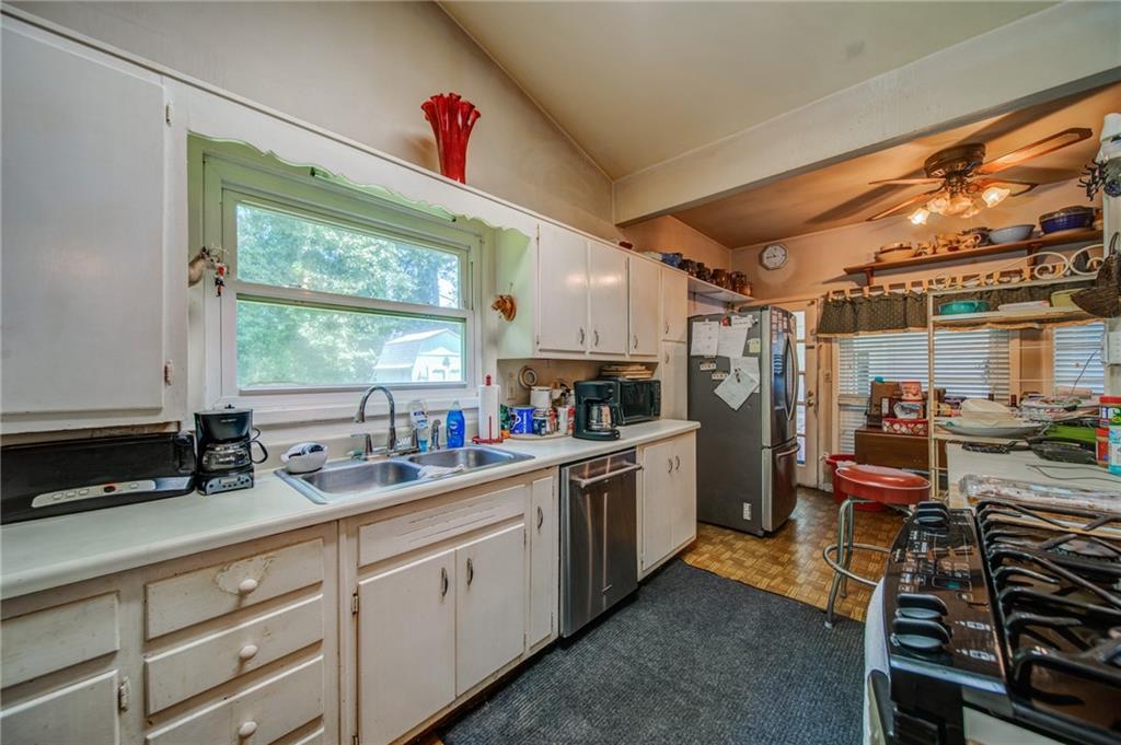 265 Brook Drive, Sandy Springs, Georgia 30328, 3 Bedrooms Bedrooms, ,2 BathroomsBathrooms,Residential,Sold,265 Brook Drive,7265384