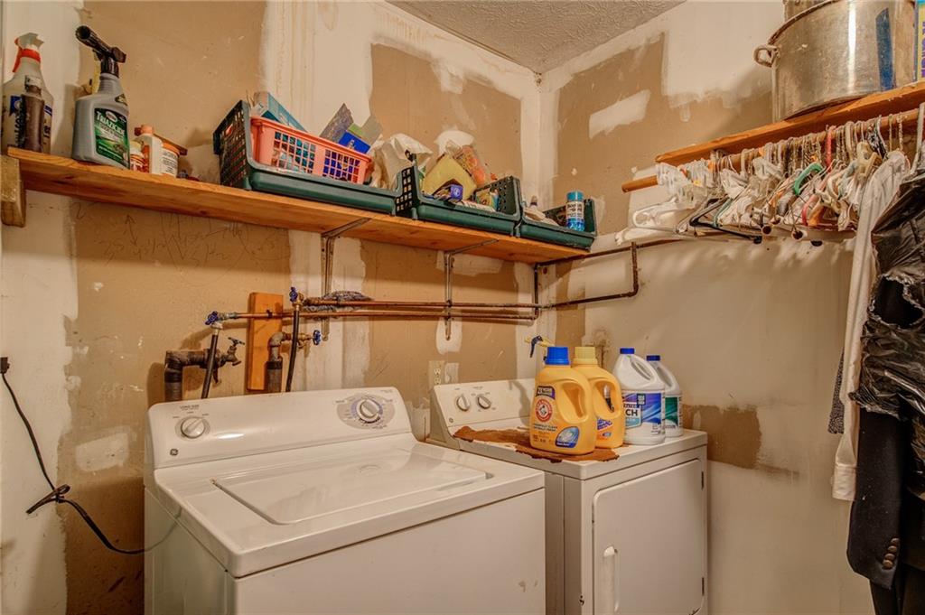 265 Brook Drive, Sandy Springs, Georgia 30328, 3 Bedrooms Bedrooms, ,2 BathroomsBathrooms,Residential,Sold,265 Brook Drive,7265384