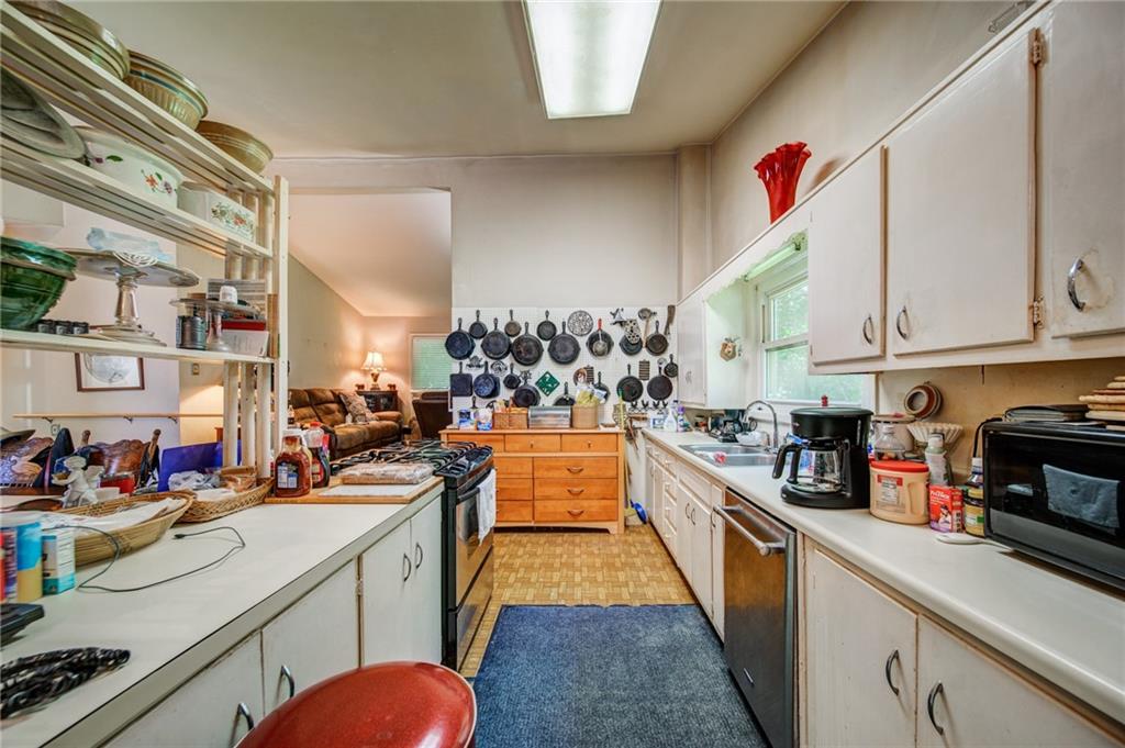 265 Brook Drive, Sandy Springs, Georgia 30328, 3 Bedrooms Bedrooms, ,2 BathroomsBathrooms,Residential,Sold,265 Brook Drive,7265384