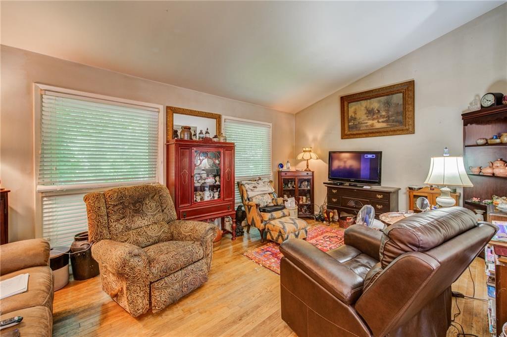 265 Brook Drive, Sandy Springs, Georgia 30328, 3 Bedrooms Bedrooms, ,2 BathroomsBathrooms,Residential,Sold,265 Brook Drive,7265384