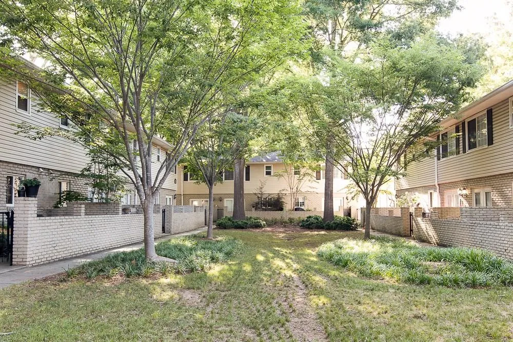 6940 Roswell Road Unit 20d, Atlanta, Georgia 30328, 2 Bedrooms Bedrooms, ,1 BathroomBathrooms,Residential,Sold,6940 Roswell Road Unit 20d,5709530