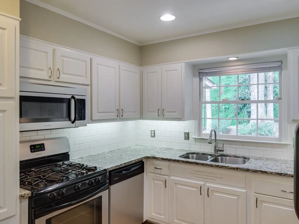 5625 Colton Drive, Atlanta, Georgia 30342, 4 Bedrooms Bedrooms, ,2 BathroomsBathrooms,Residential,Sold,5625 Colton Drive,6808003