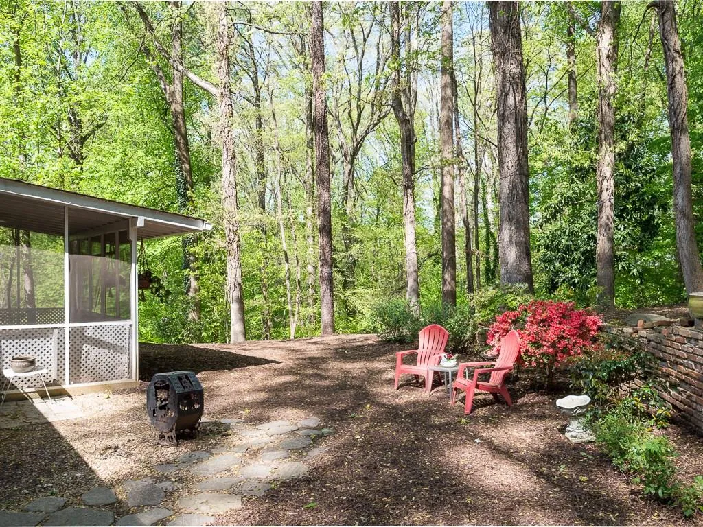 5625 Colton Drive, Atlanta, Georgia 30342, 4 Bedrooms Bedrooms, ,2 BathroomsBathrooms,Residential,Sold,5625 Colton Drive,6808003