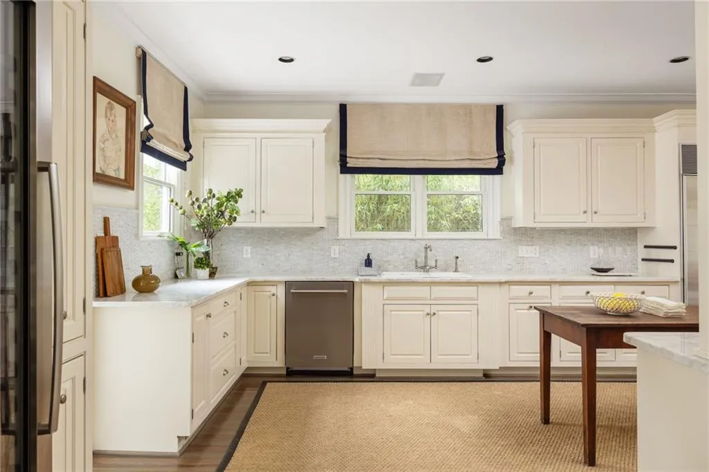 21 Barksdale Drive Ne, Atlanta, Georgia 30309, 4 Bedrooms Bedrooms, 0 ,4 BathroomsBathrooms,Residential,For Sale,21 Barksdale Drive Ne,7701949