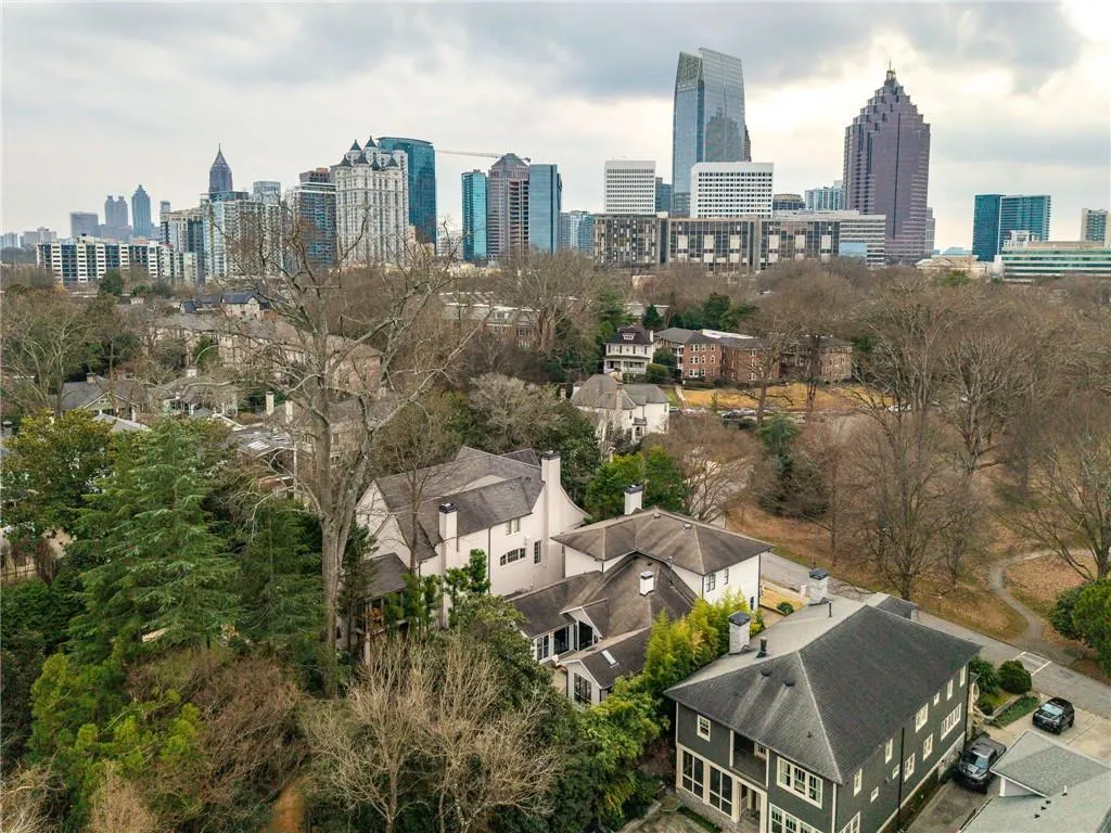 21 Barksdale Drive Ne, Atlanta, Georgia 30309, 4 Bedrooms Bedrooms, 0 ,4 BathroomsBathrooms,Residential,For Sale,21 Barksdale Drive Ne,7701949
