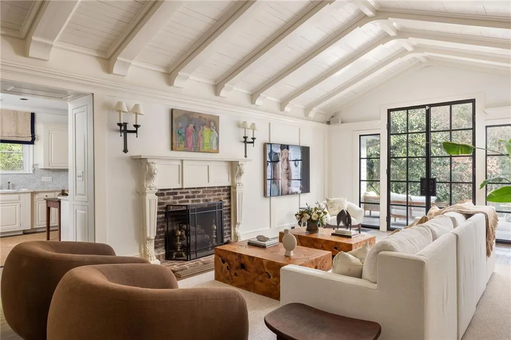 21 Barksdale Drive Ne, Atlanta, Georgia 30309, 4 Bedrooms Bedrooms, 0 ,4 BathroomsBathrooms,Residential,For Sale,21 Barksdale Drive Ne,7701949