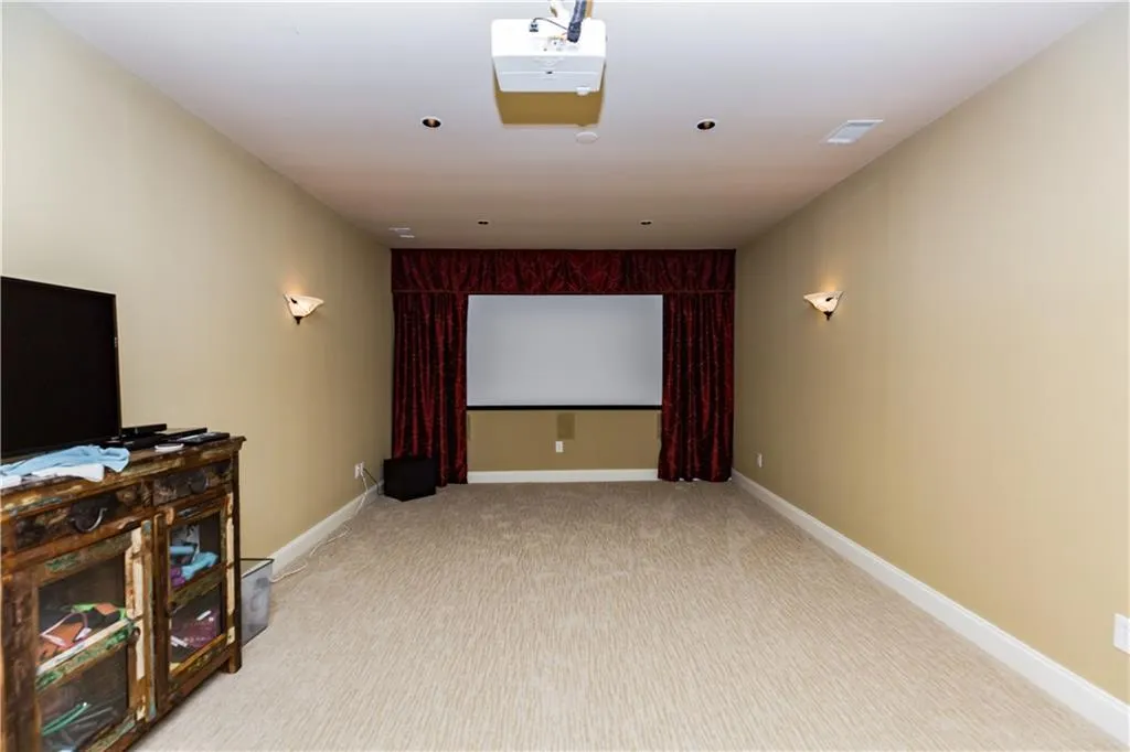 175 Windsor Cove, Atlanta, Georgia 30328, 5 Bedrooms Bedrooms, ,4 BathroomsBathrooms,Residential,Sold,175 Windsor Cove,6053965