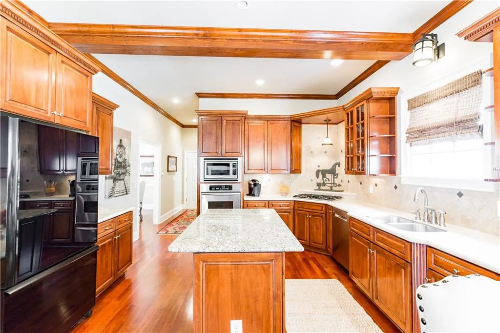 175 Windsor Cove, Atlanta, Georgia 30328, 5 Bedrooms Bedrooms, ,4 BathroomsBathrooms,Residential,Sold,175 Windsor Cove,6053965