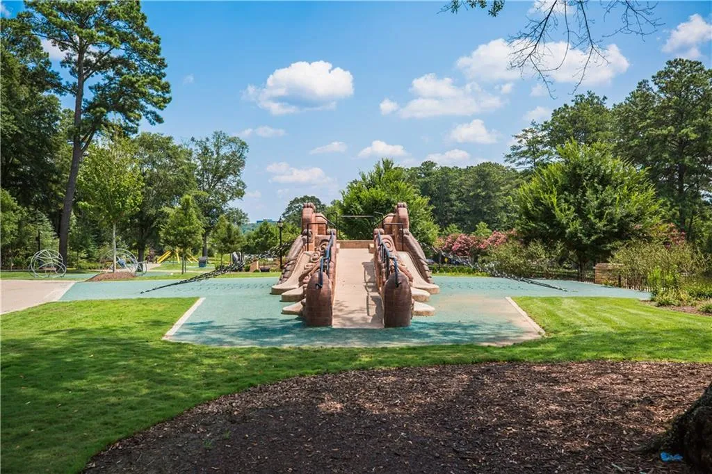 175 Windsor Cove, Atlanta, Georgia 30328, 5 Bedrooms Bedrooms, ,4 BathroomsBathrooms,Residential,Sold,175 Windsor Cove,6053965