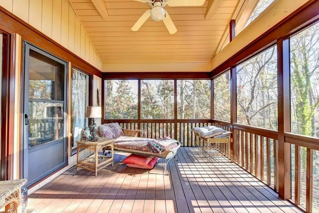 170 Valley Cove, Sandy Springs, Georgia 30350, 4 Bedrooms Bedrooms, ,3 BathroomsBathrooms,Residential,Sold,170 Valley Cove,6527390