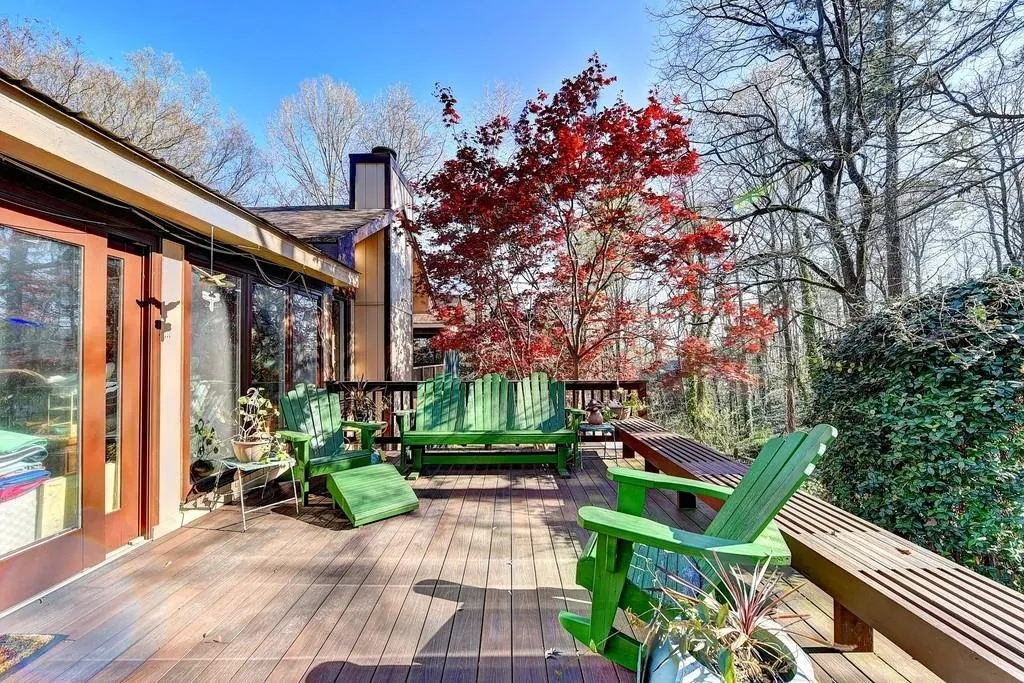 170 Valley Cove, Sandy Springs, Georgia 30350, 4 Bedrooms Bedrooms, ,3 BathroomsBathrooms,Residential,Sold,170 Valley Cove,6527390