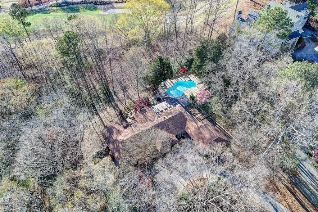 170 Valley Cove, Sandy Springs, Georgia 30350, 4 Bedrooms Bedrooms, ,3 BathroomsBathrooms,Residential,Sold,170 Valley Cove,6527390