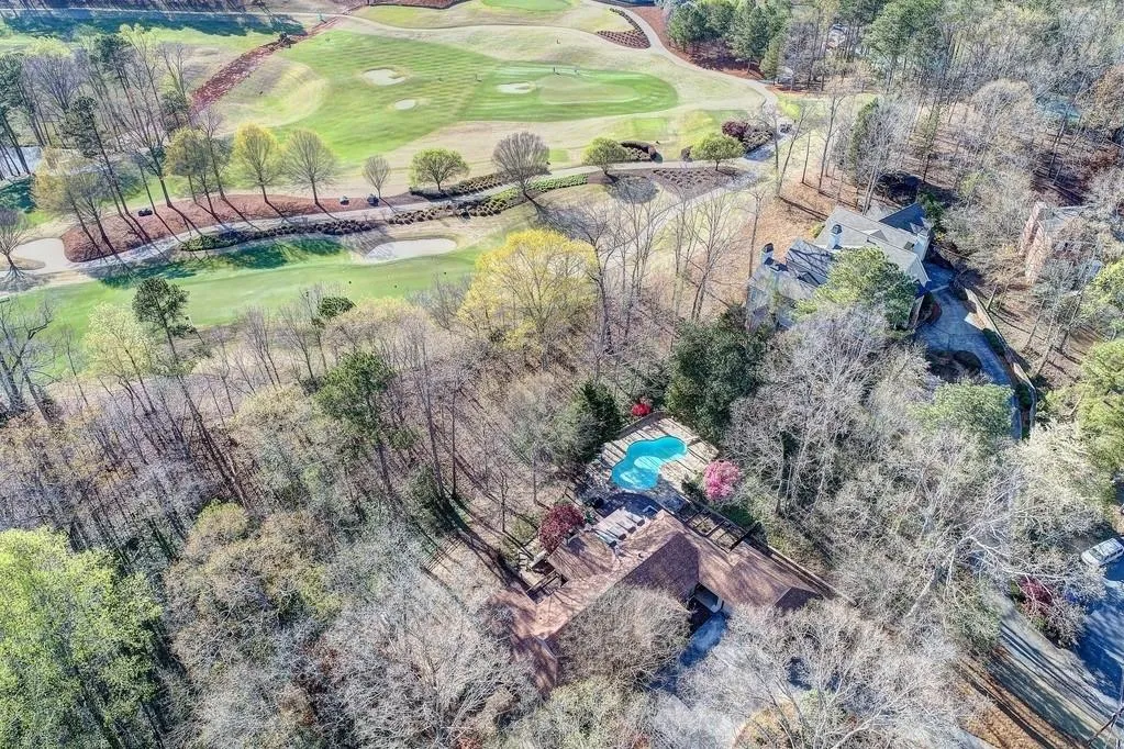 170 Valley Cove, Sandy Springs, Georgia 30350, 4 Bedrooms Bedrooms, ,3 BathroomsBathrooms,Residential,Sold,170 Valley Cove,6527390