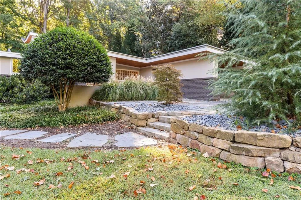 6405 Long Island Drive Nw, Sandy Springs, Georgia 30328, 4 Bedrooms Bedrooms, ,2 BathroomsBathrooms,Residential,Sold,6405 Long Island Drive Nw,7157744