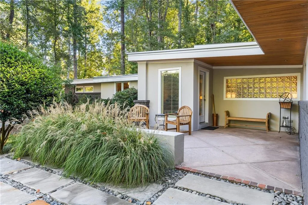 6405 Long Island Drive Nw, Sandy Springs, Georgia 30328, 4 Bedrooms Bedrooms, ,2 BathroomsBathrooms,Residential,Sold,6405 Long Island Drive Nw,7157744