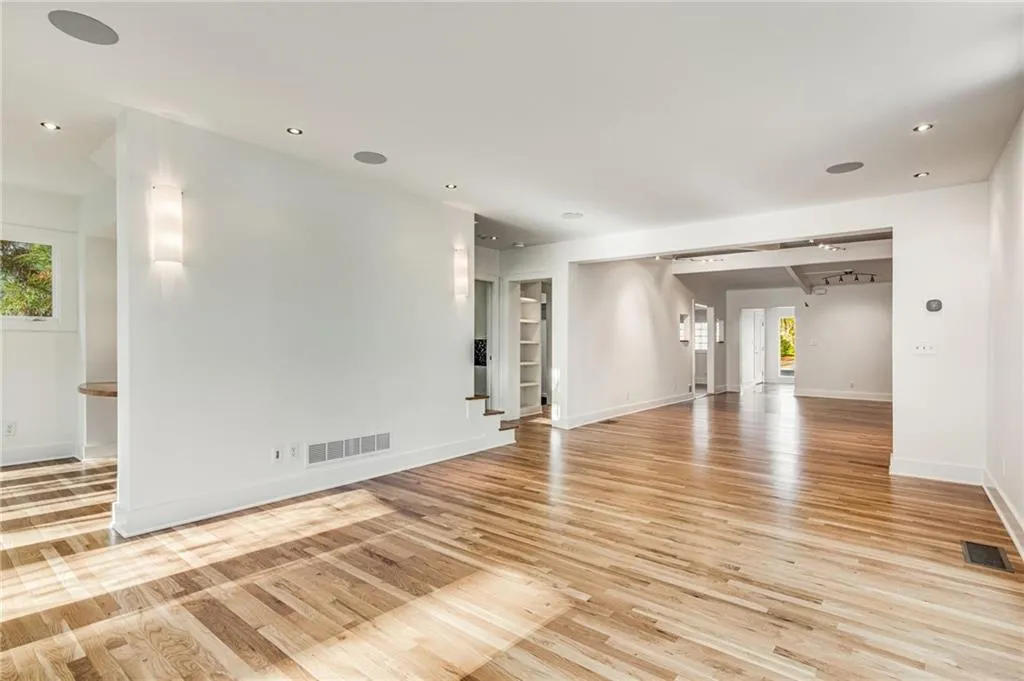 6405 Long Island Drive Nw, Sandy Springs, Georgia 30328, 4 Bedrooms Bedrooms, ,2 BathroomsBathrooms,Residential,Sold,6405 Long Island Drive Nw,7157744