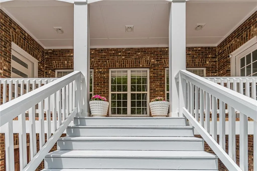 6370 River Chase Circle, Sandy Springs, Georgia 30328, 6 Bedrooms Bedrooms, ,7 BathroomsBathrooms,Residential,Sold,6370 River Chase Circle,7372452