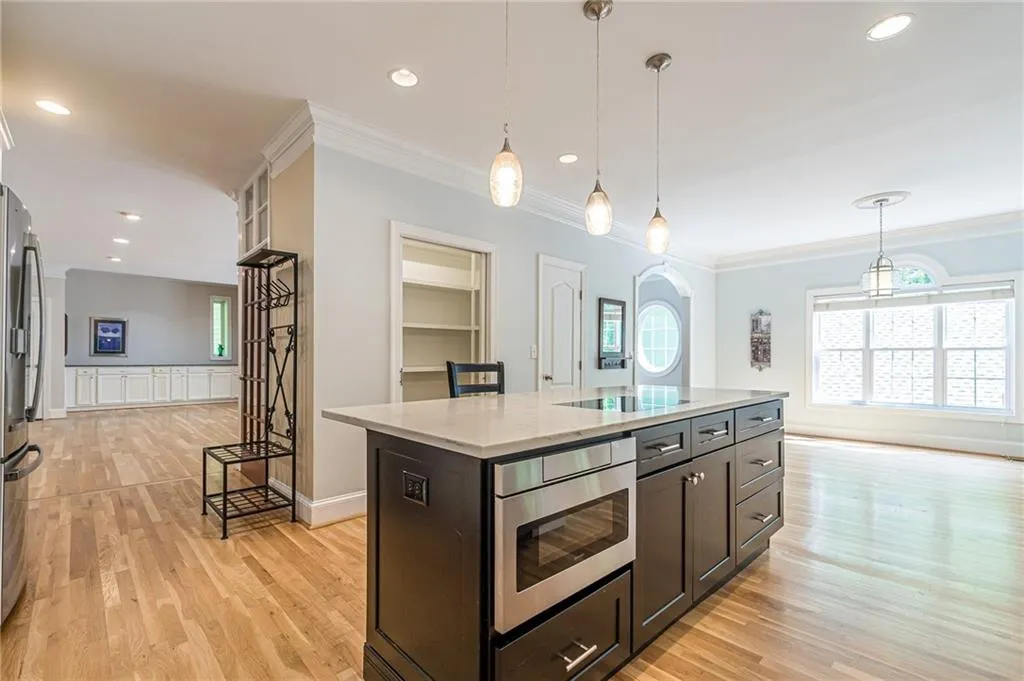 6370 River Chase Circle, Sandy Springs, Georgia 30328, 6 Bedrooms Bedrooms, ,7 BathroomsBathrooms,Residential,Sold,6370 River Chase Circle,7372452