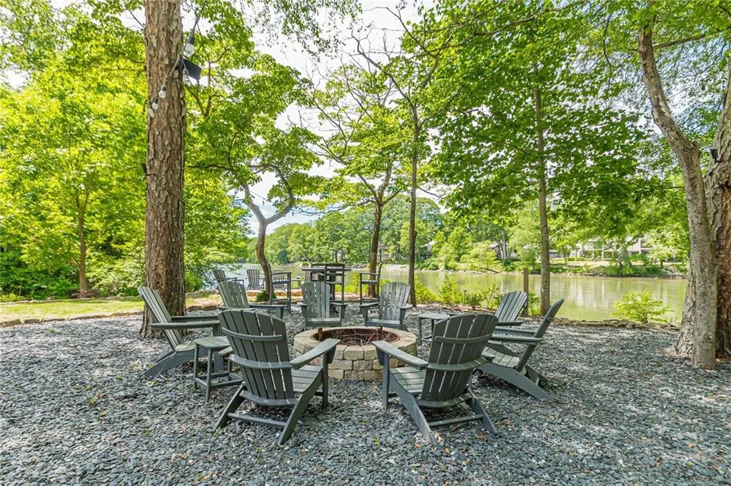 6370 River Chase Circle, Sandy Springs, Georgia 30328, 6 Bedrooms Bedrooms, ,7 BathroomsBathrooms,Residential,Sold,6370 River Chase Circle,7372452