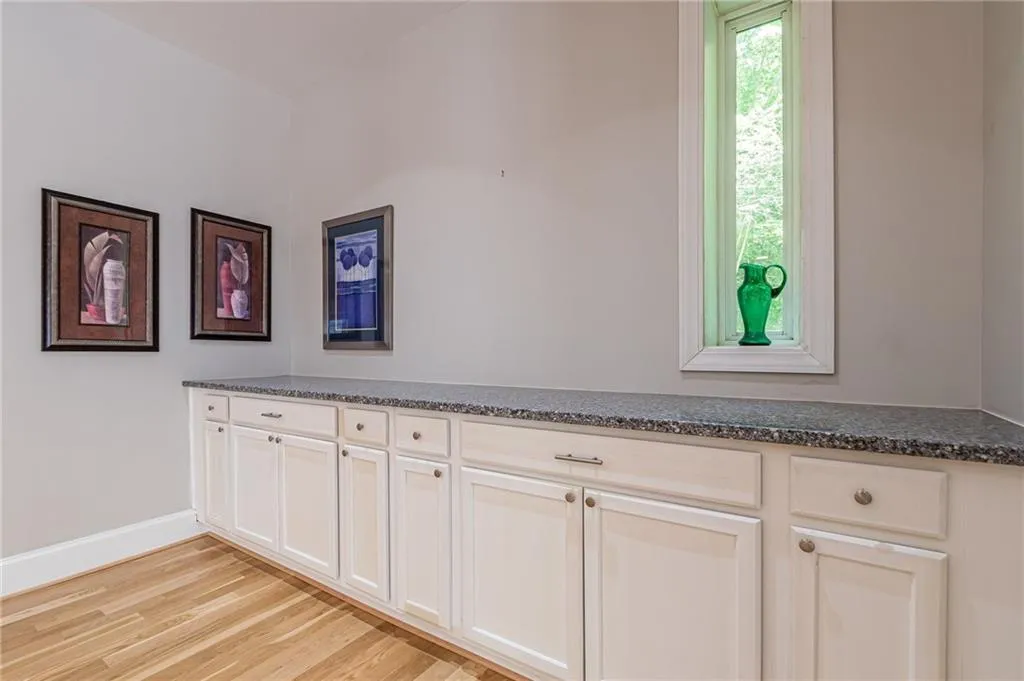 6370 River Chase Circle, Sandy Springs, Georgia 30328, 6 Bedrooms Bedrooms, ,7 BathroomsBathrooms,Residential,Sold,6370 River Chase Circle,7372452