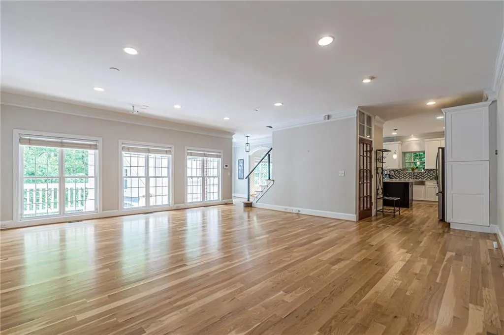 6370 River Chase Circle, Sandy Springs, Georgia 30328, 6 Bedrooms Bedrooms, ,7 BathroomsBathrooms,Residential,Sold,6370 River Chase Circle,7372452