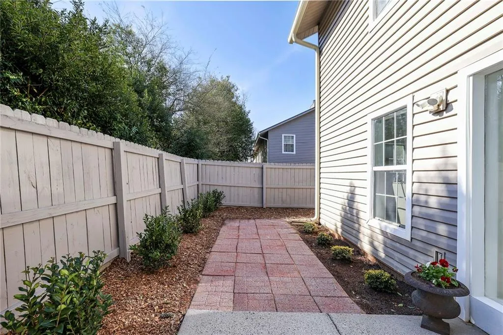 7750 Roswell Road Unit 1d, Atlanta, Georgia 30350, 3 Bedrooms Bedrooms, ,2 BathroomsBathrooms,Residential,Sold,7750 Roswell Road Unit 1d,7179175