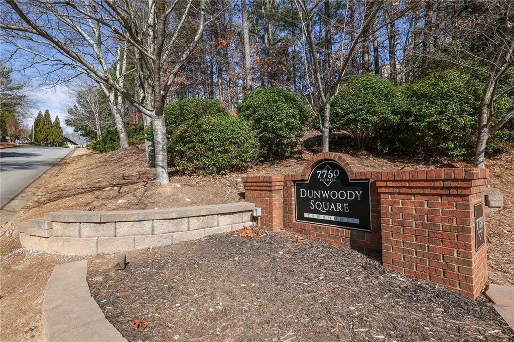 7750 Roswell Road Unit 1d, Atlanta, Georgia 30350, 3 Bedrooms Bedrooms, ,2 BathroomsBathrooms,Residential,Sold,7750 Roswell Road Unit 1d,7179175